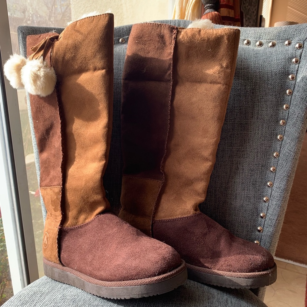Air walk Boots - Sherpa/fur lined - UGGs style-7.5